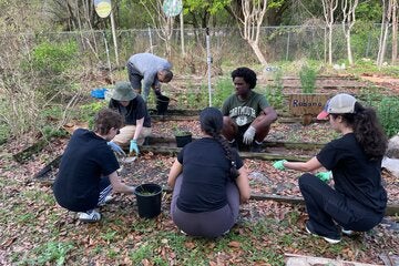 Alternative Spring Break 2026 PhotoAlternative Spring Break 2026 Photo